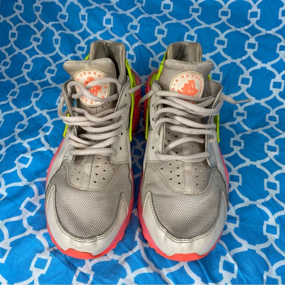 Nike Women’s size 11 Air huarache run desert sand wmns sneakers running fashion - Picture 2 of 11